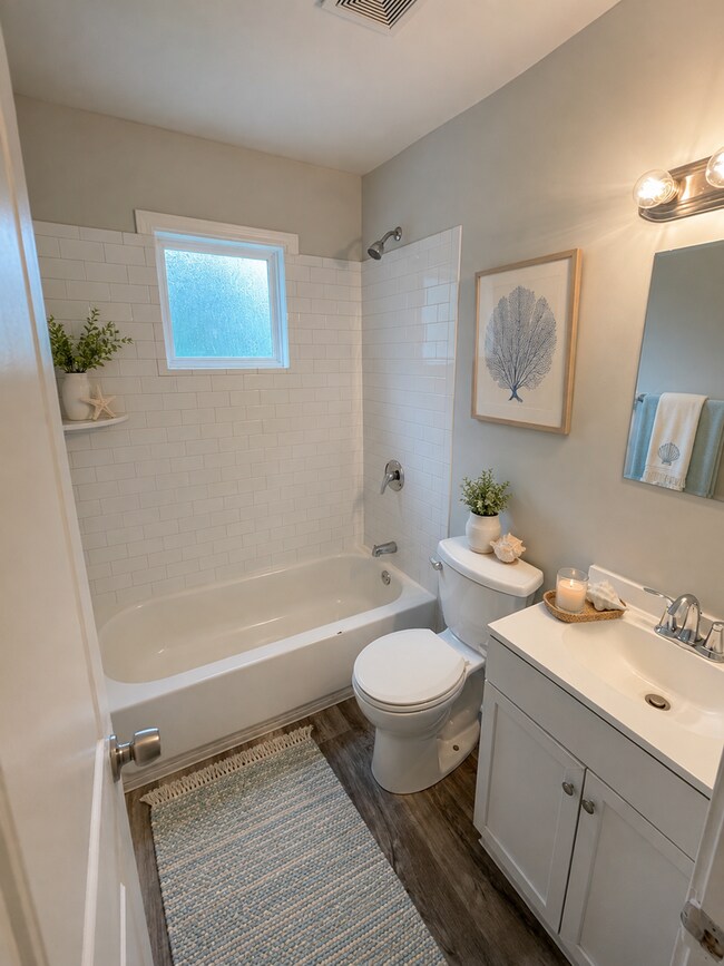 Building Photo - 5909 Lone Oak Dr SW