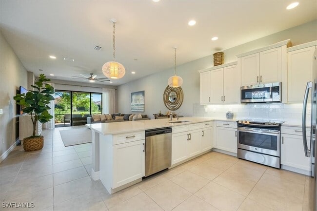 Building Photo - 13429 Coronado Dr