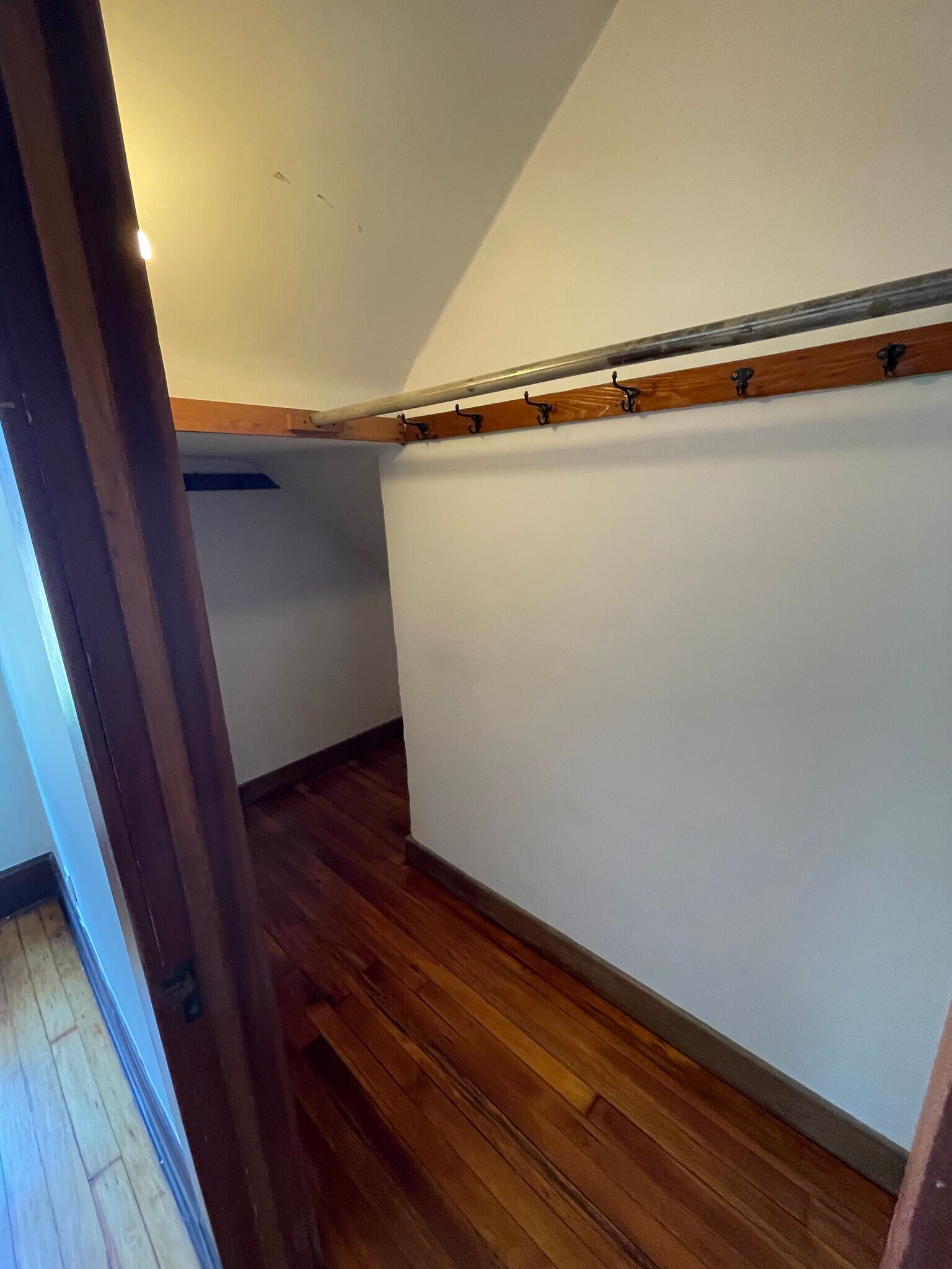 Building Photo - 24 Winthrop Ter