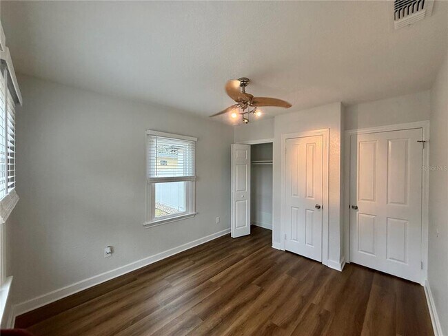 Building Photo - 901 Concord St