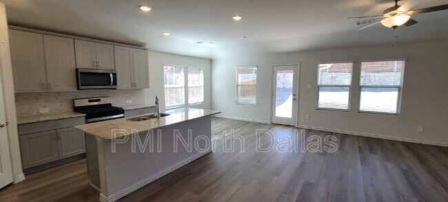 Building Photo - 10609 Potawatomi Ln