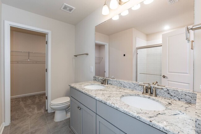 Building Photo - Move In Ready Three Bedroom Home!