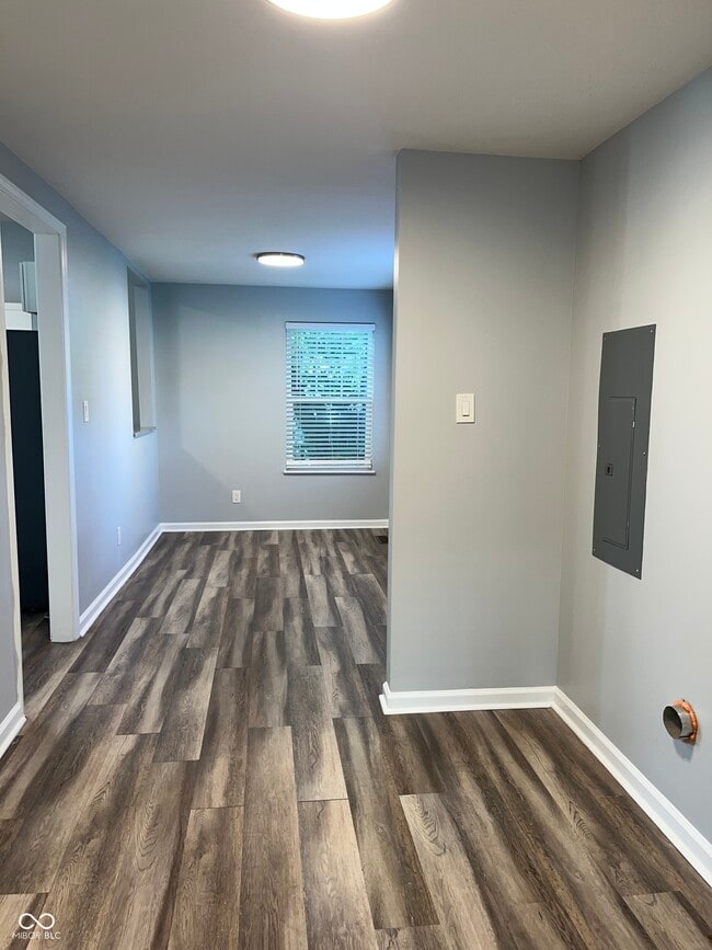 Building Photo - 838 N Temple Ave