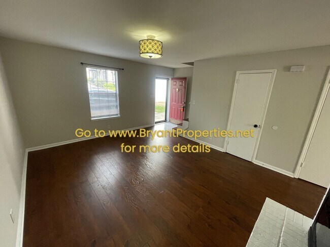 Building Photo - Hendersonville - 2 Bedroom Condo