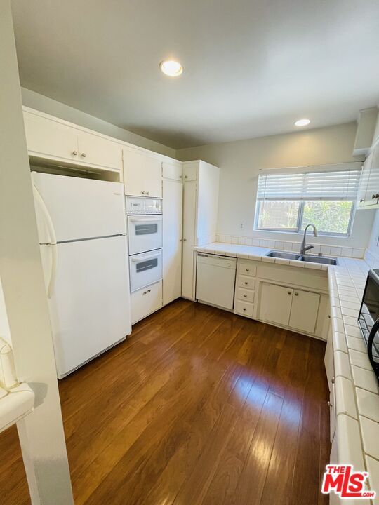 Building Photo - 11743 Mayfield Ave