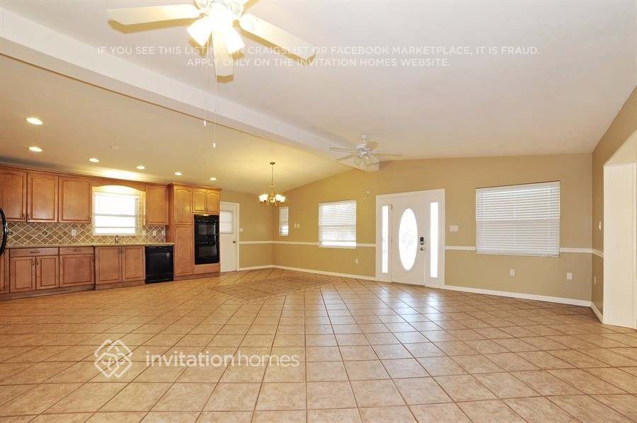 Building Photo - 452 Hazelwood Rd
