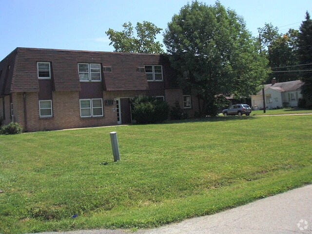 Building Photo - 5081 Aravesta Ave