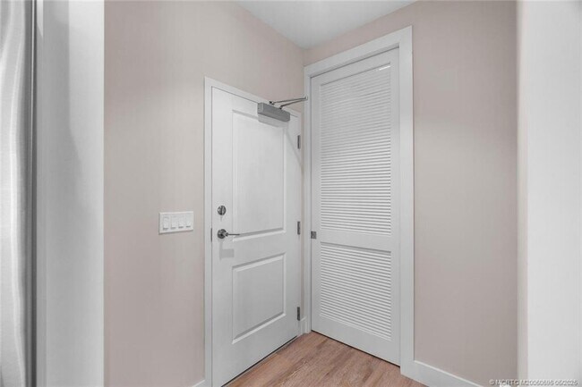 Building Photo - 41 SW Seminole St