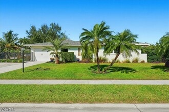 Building Photo - 1023 El Valle Ave