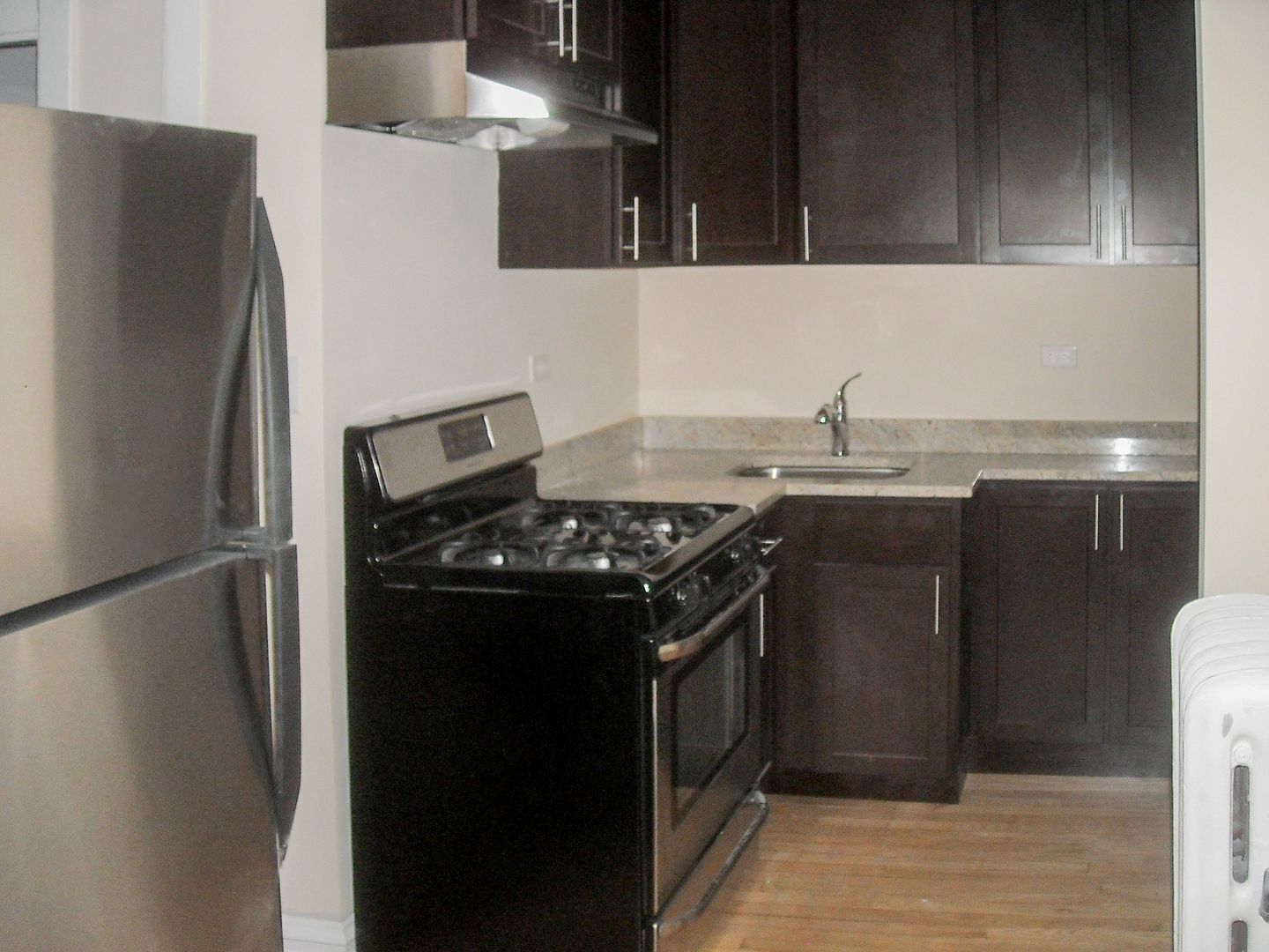 Building Photo - 538 W Cornelia Ave