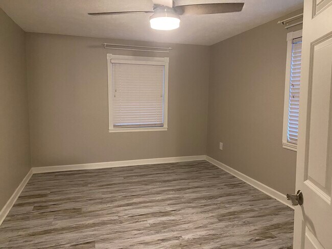 Building Photo - 510 Cedar St