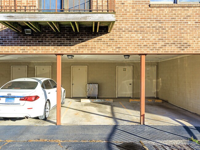 Building Photo - 50 Long St