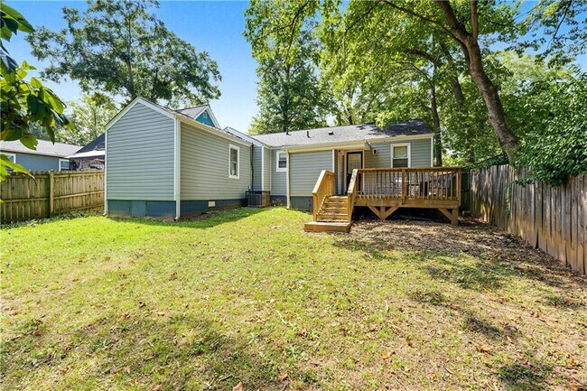 Building Photo - 1416 Graymont Dr SW