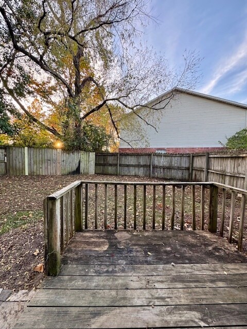 Building Photo - 727 W Beck Dr