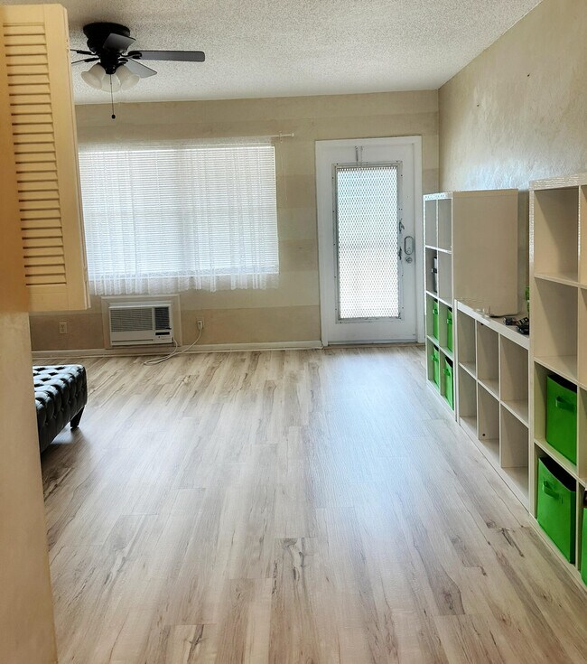 Building Photo - 161 Ventnor Dr