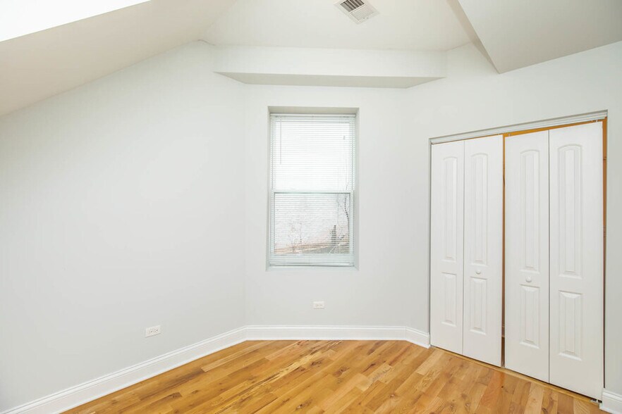 Building Photo - 1503 N Talman Ave
