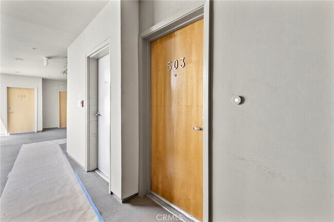 Building Photo - 159 W Green St