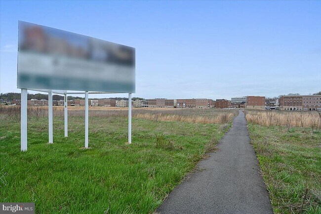 Building Photo - 452 Exchange Avenue