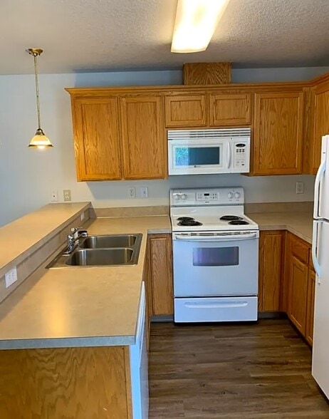 Building Photo - 1131 2nd St NW