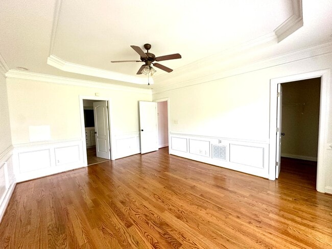 Building Photo - 4852 Knollview Dr