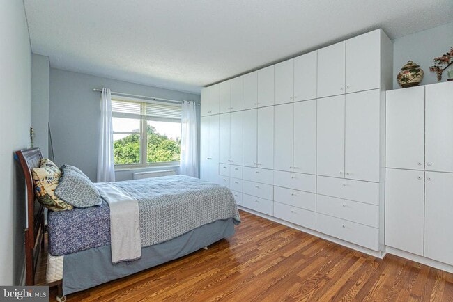 Building Photo - 4401 Roland Ave