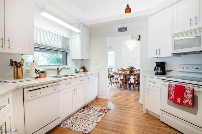 Building Photo - 3032 SW 10th Ave