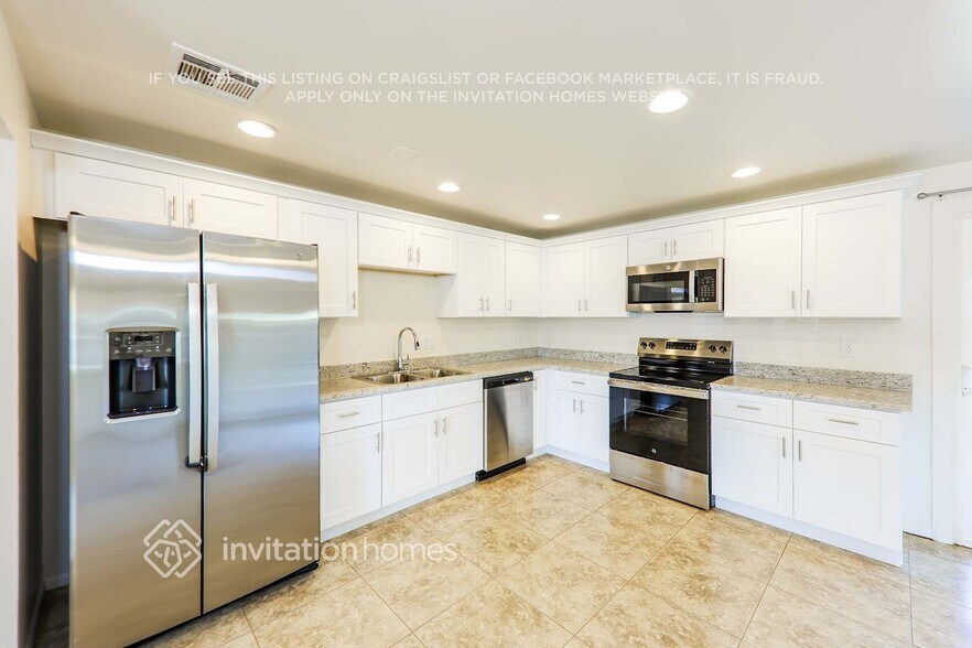 Building Photo - 3730 E Eugie Ave