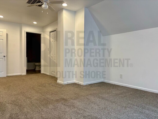 Building Photo - 2104 E 73rd Ave
