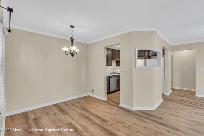 Building Photo - 134 Whispering Oaks Way