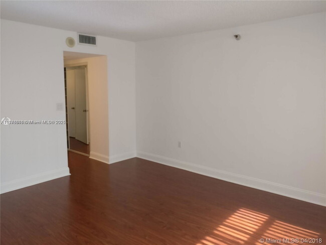 Building Photo - 20515 E Country Club Dr