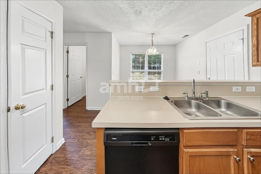 Building Photo - 12627 Waterfall Pl