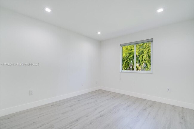 Building Photo - 11583 NW 69th Terrace