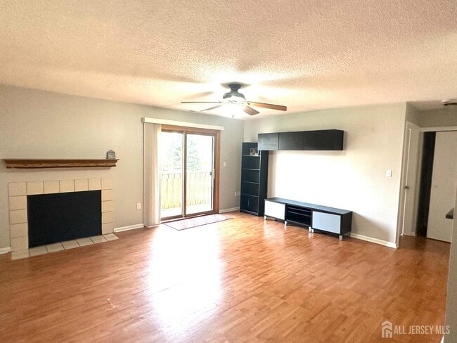 Building Photo - 4901 Ravens Crest Dr