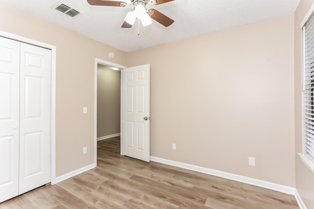Building Photo - 1704 Sandy Hollow Loop
