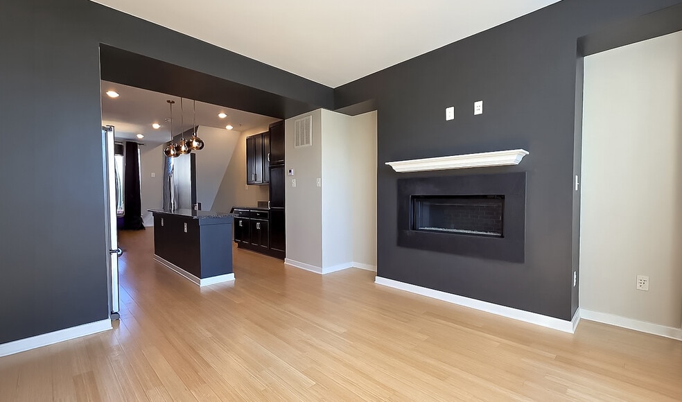 Building Photo - 1409 Trafalgar Ln