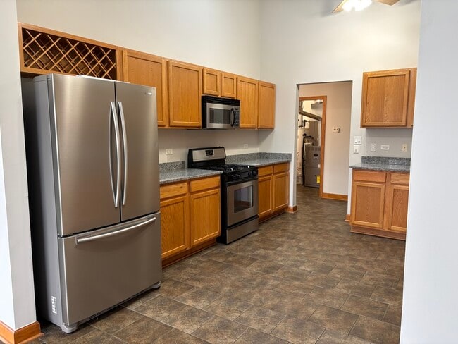 Building Photo - 16649 Oak Park Ave