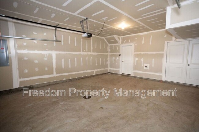 Building Photo - 9365 Barnes Lp