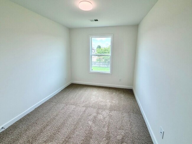 Building Photo - 155 Summer Rose Ln