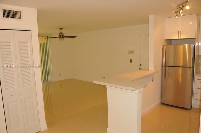 Building Photo - 10765 Cleary Blvd