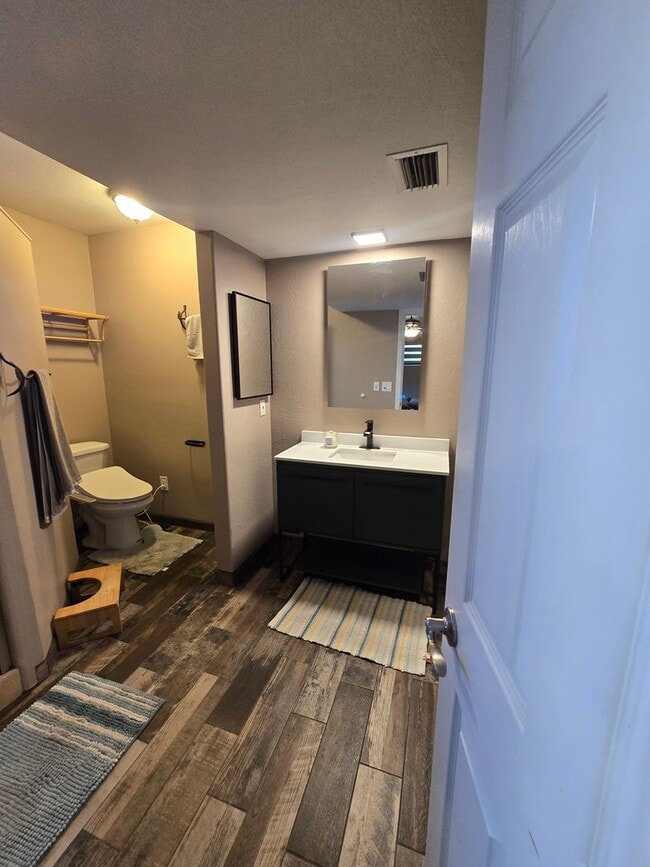 Building Photo - Furnished, 1-Year Long-Term Rental