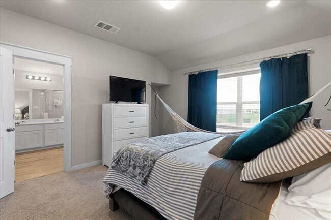 Building Photo - 1530 McKinney Dr