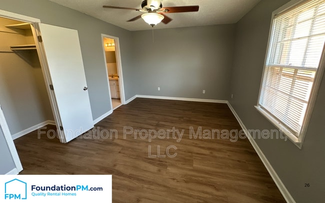 Building Photo - 3356 Coachouse Cove