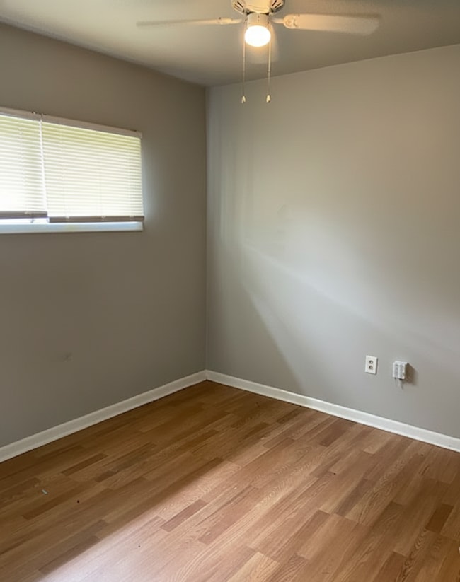 Building Photo - 411 Birchwood Dr