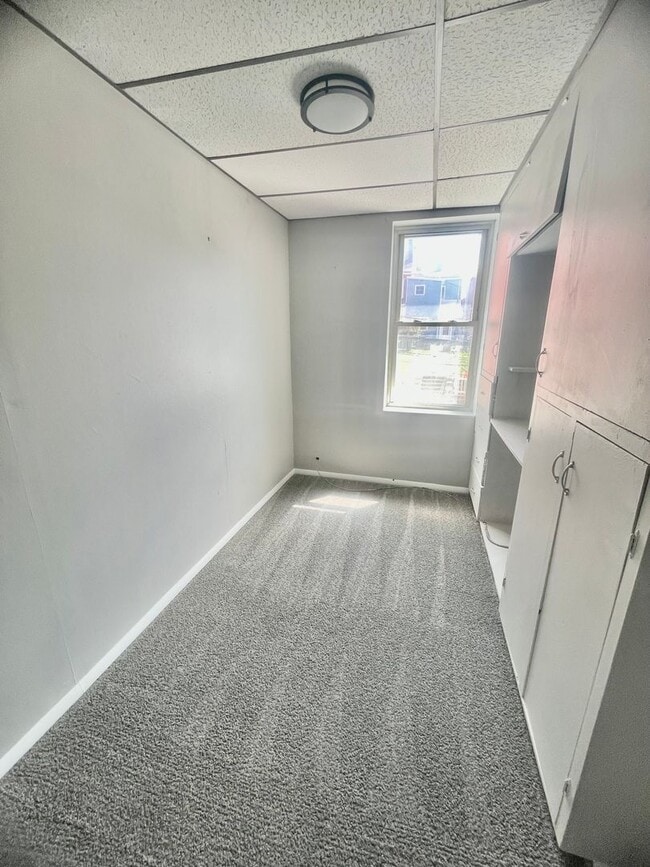 Building Photo - 2 Bed 1 Bath- Pittsburgh Pa