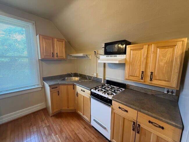 Building Photo - 1419 Lipan St