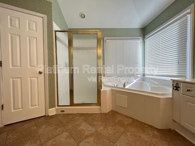 Building Photo - 1460 White Flowers Ln