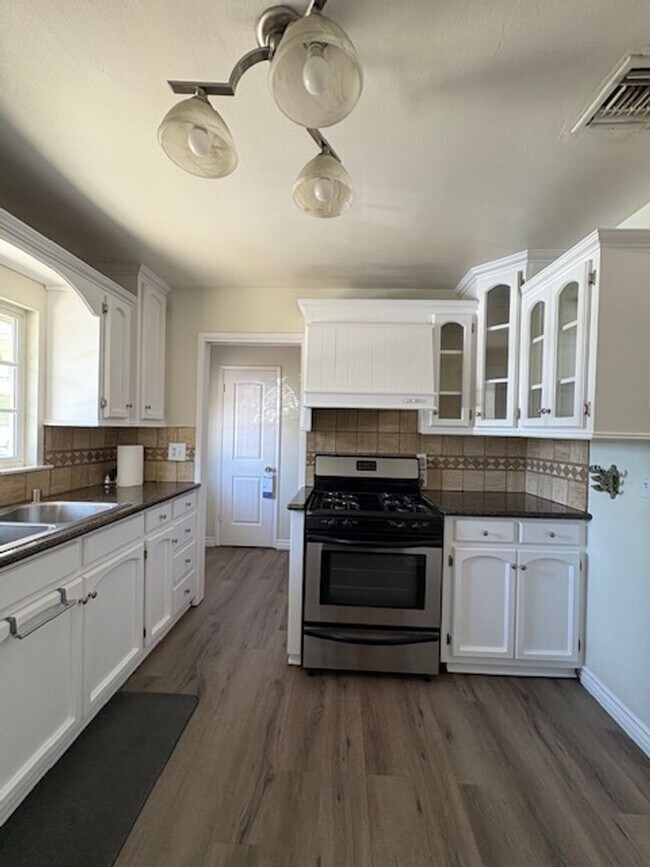Building Photo - Redlands 4 Bedroom Home