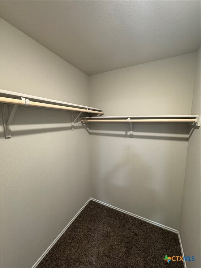 Building Photo - 402 Stone Vly Rd