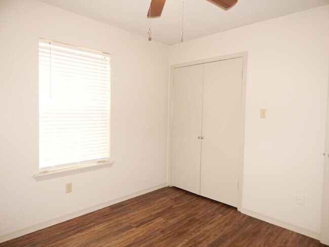 Building Photo - Whitehouse ISD! Lovely 3 Bedroom, 2 Bath Home