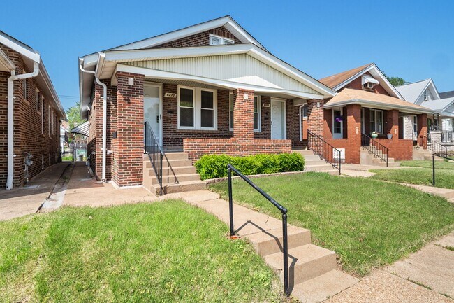 Building Photo - 6271-6273 Odell